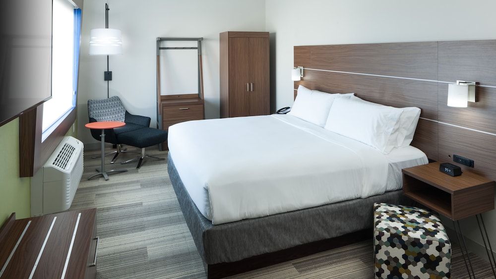 Holiday Inn Express Suites Orlando At Seaworld An Ihg Hotel 10/57