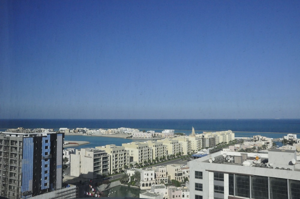 Gulf Suites Hotel Amwaj 42/50