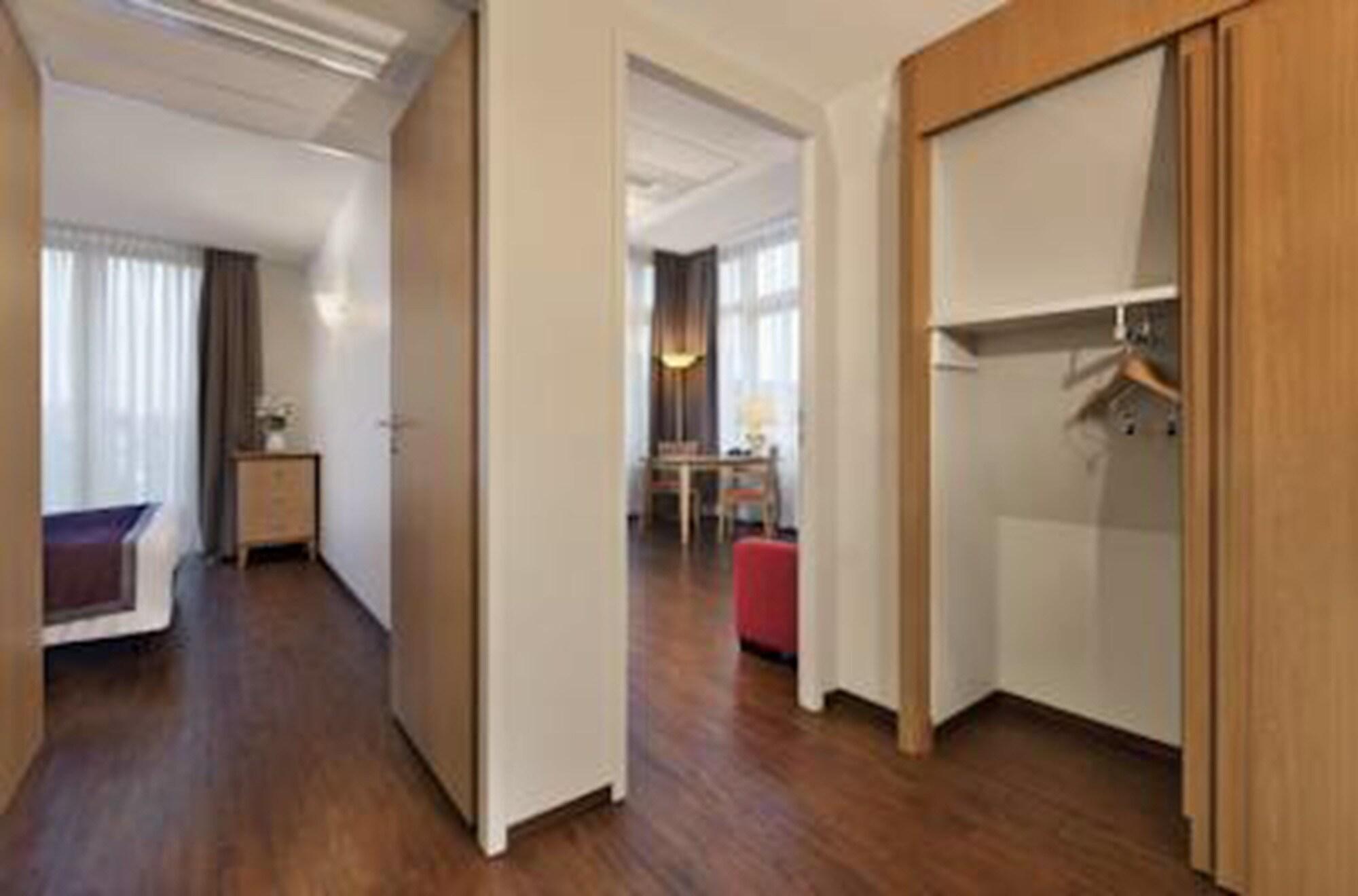 1 Bedroom, Apartment