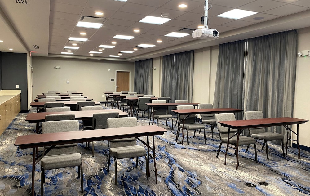 Fairfield Inn & Suites Seneca Clemson Univ Area 24/34