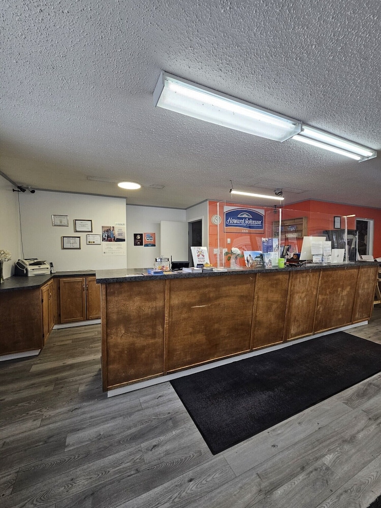 Howard Johnson by Wyndham Edson 6/57
