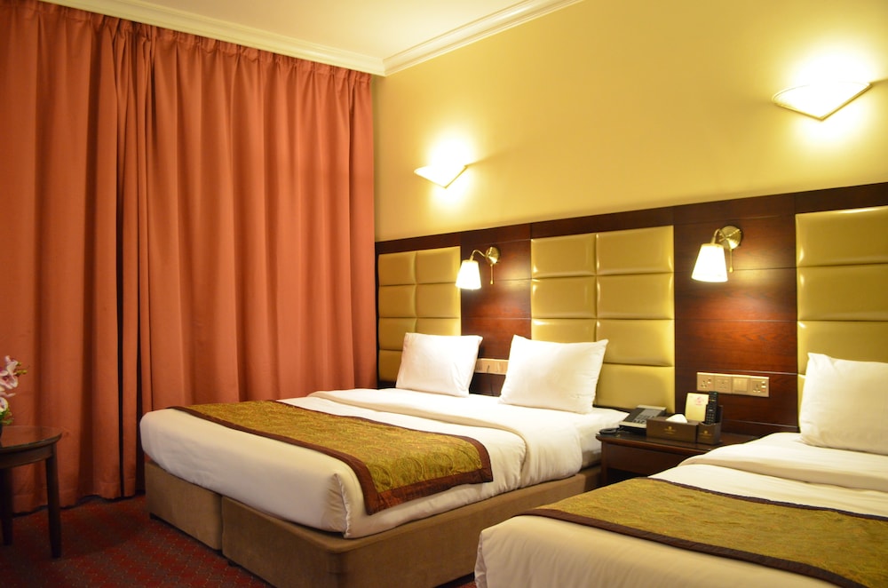 Orchid Hotel 23/59