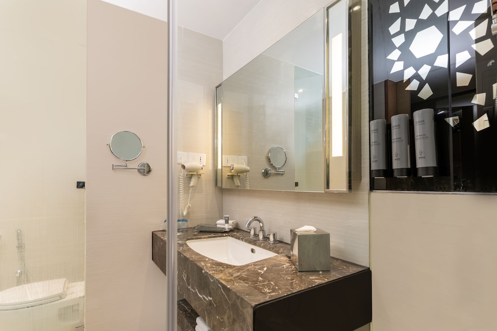 Courtyard By Marriott Agra 71/72