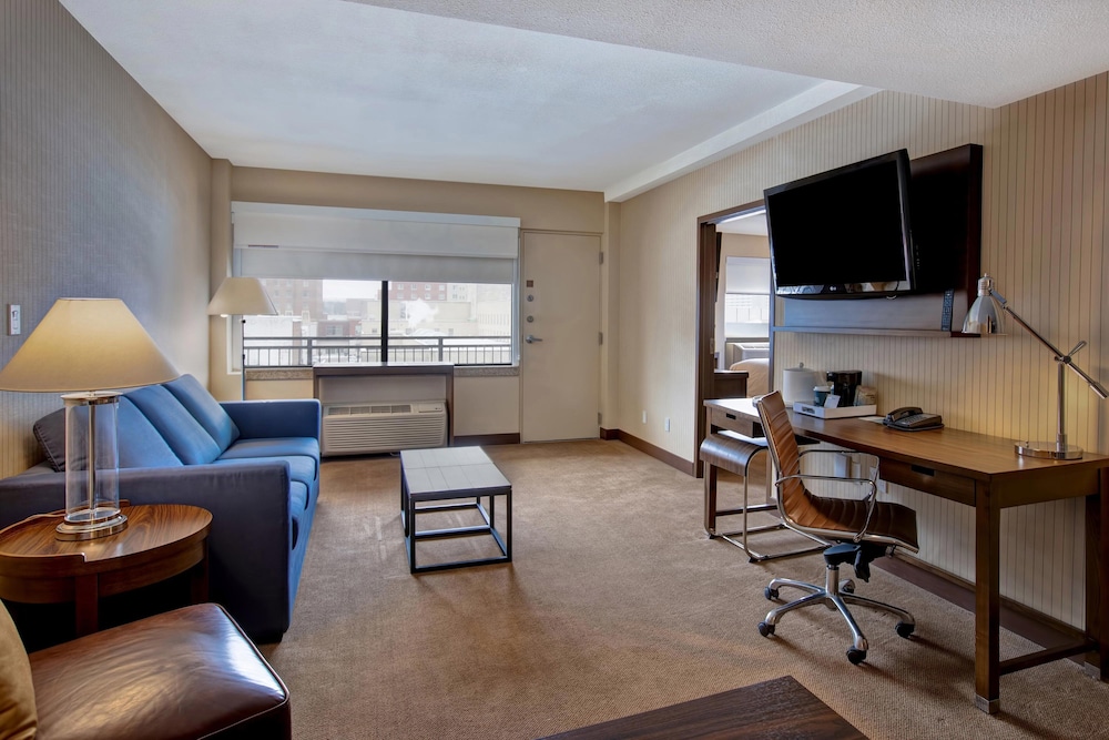 Four Points By Sheraton Peoria 30/50
