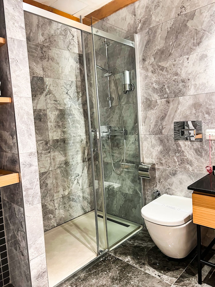 Triada Hotel Karakoy 58/65