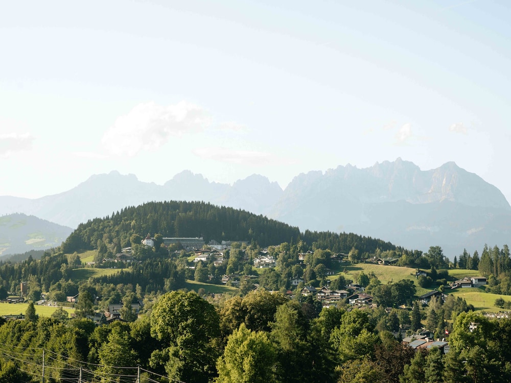 Hotel Kaiserhof Kitzbuehel 35/38