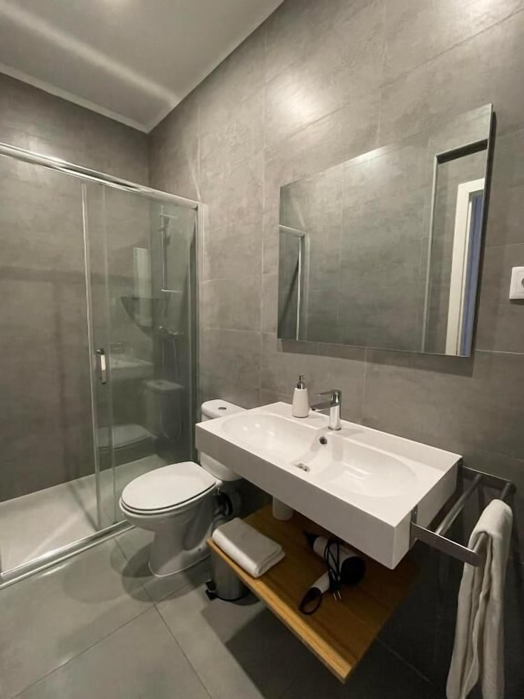 Lisbon Check-In Guesthouse 37/40