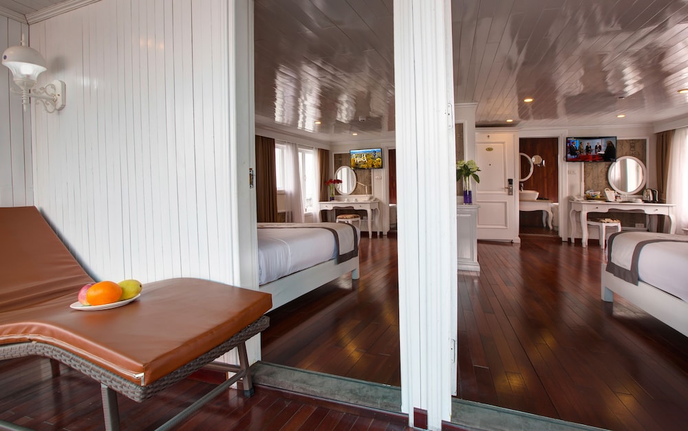 Signature Royal Halong Cruise 25/36