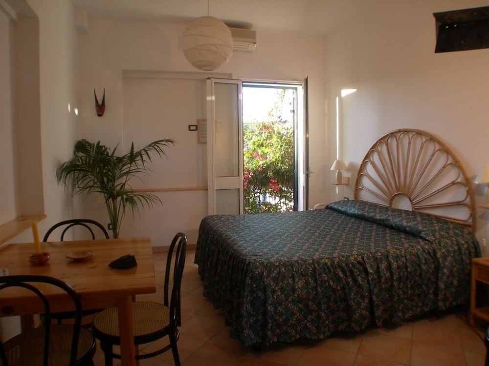 Aparthotel Domus De Janas Sul Mare 32/50