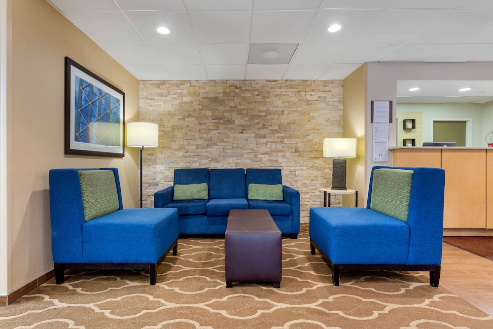 Comfort Inn and Suites Durham Near Duke University 28/44