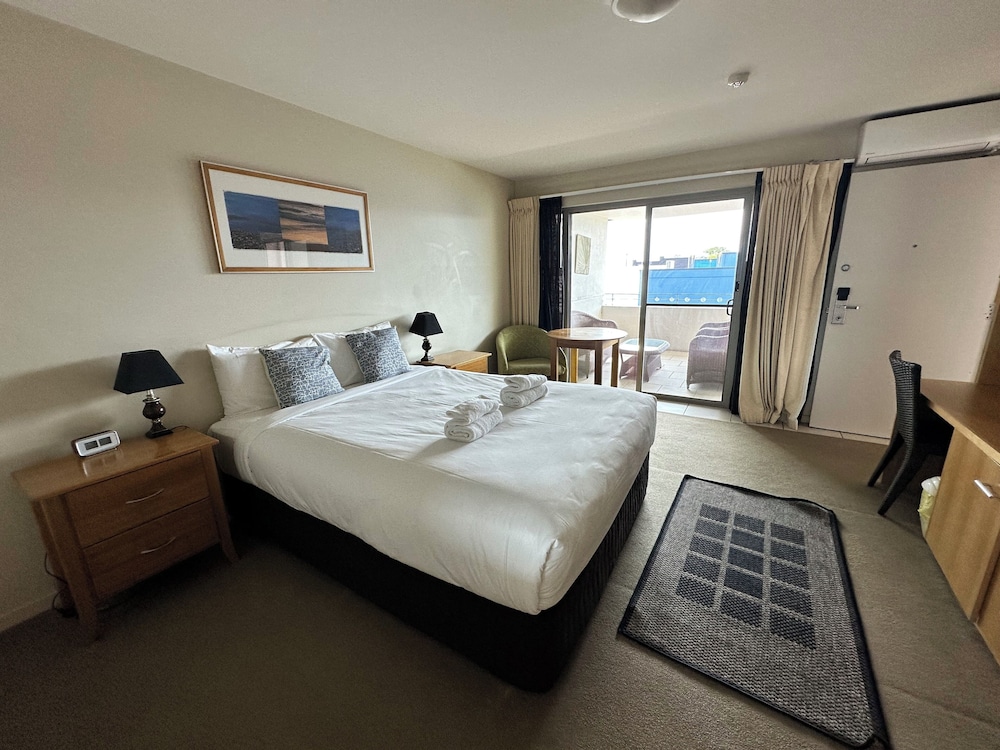 Riverside Holiday Apartments 27/78