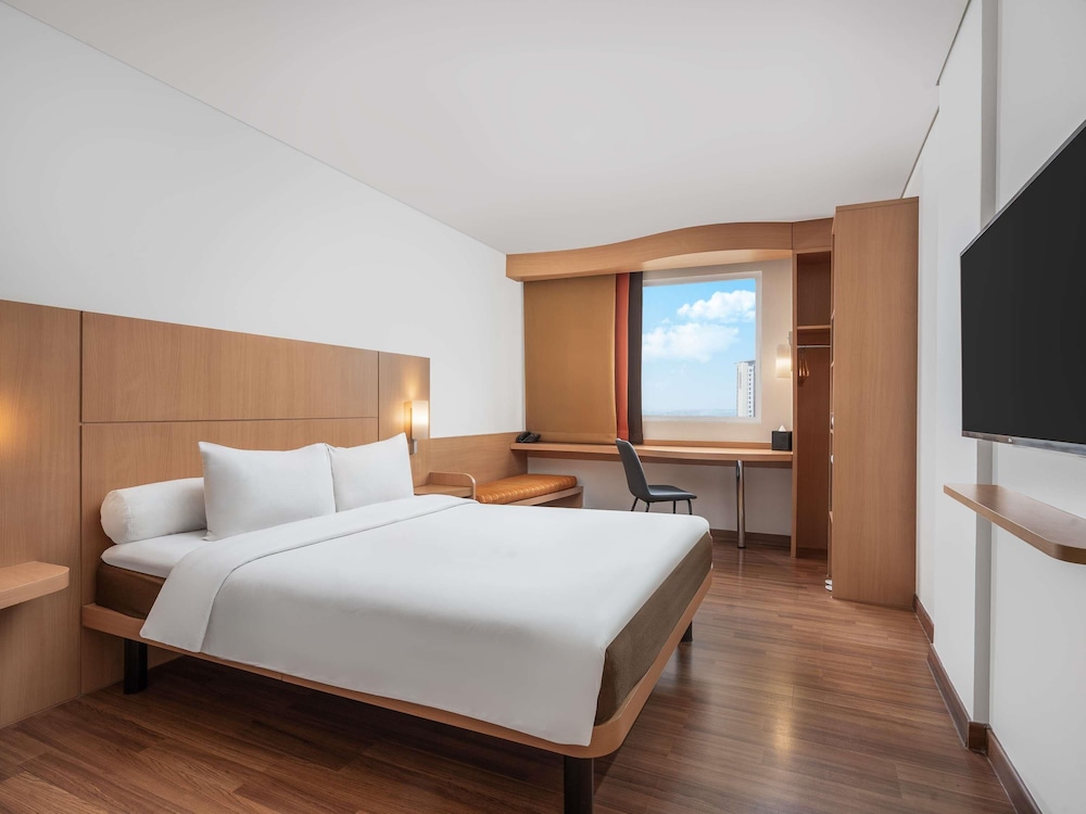 Ibis Gading Serpong 13/43