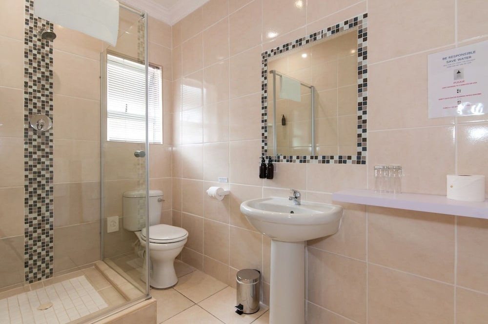 Millard Crescent Guest House 22/31