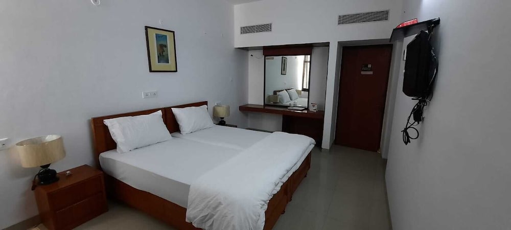 Ymca Tourist Hostel 18/43