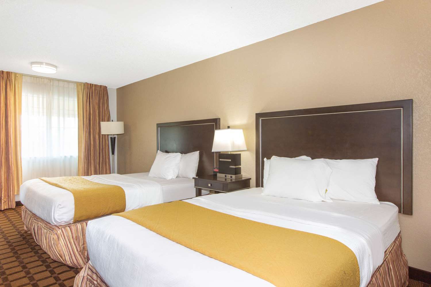 Hotel Roseburg 5/12