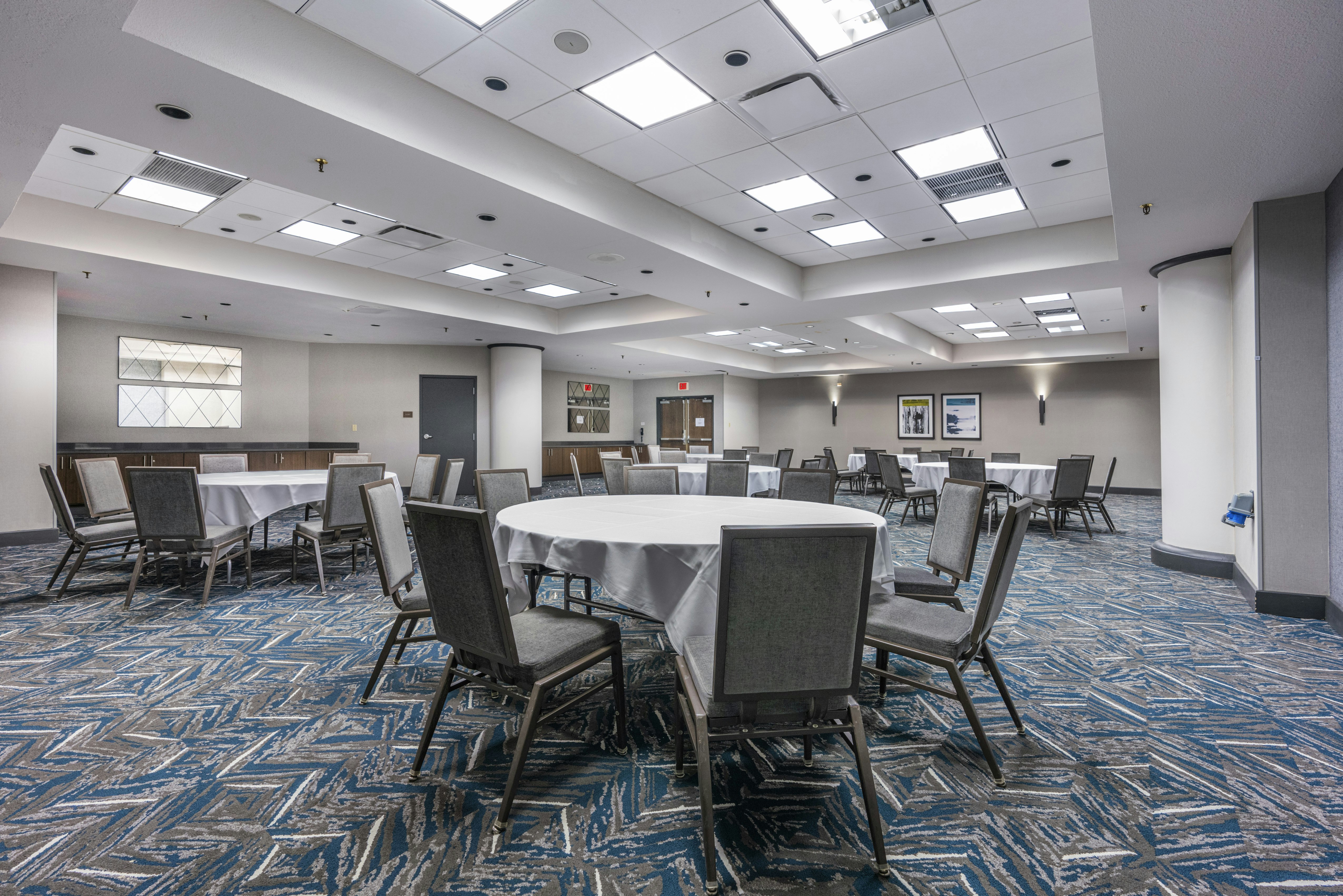 Embassy Suites Indianapolis Downtown 65/75