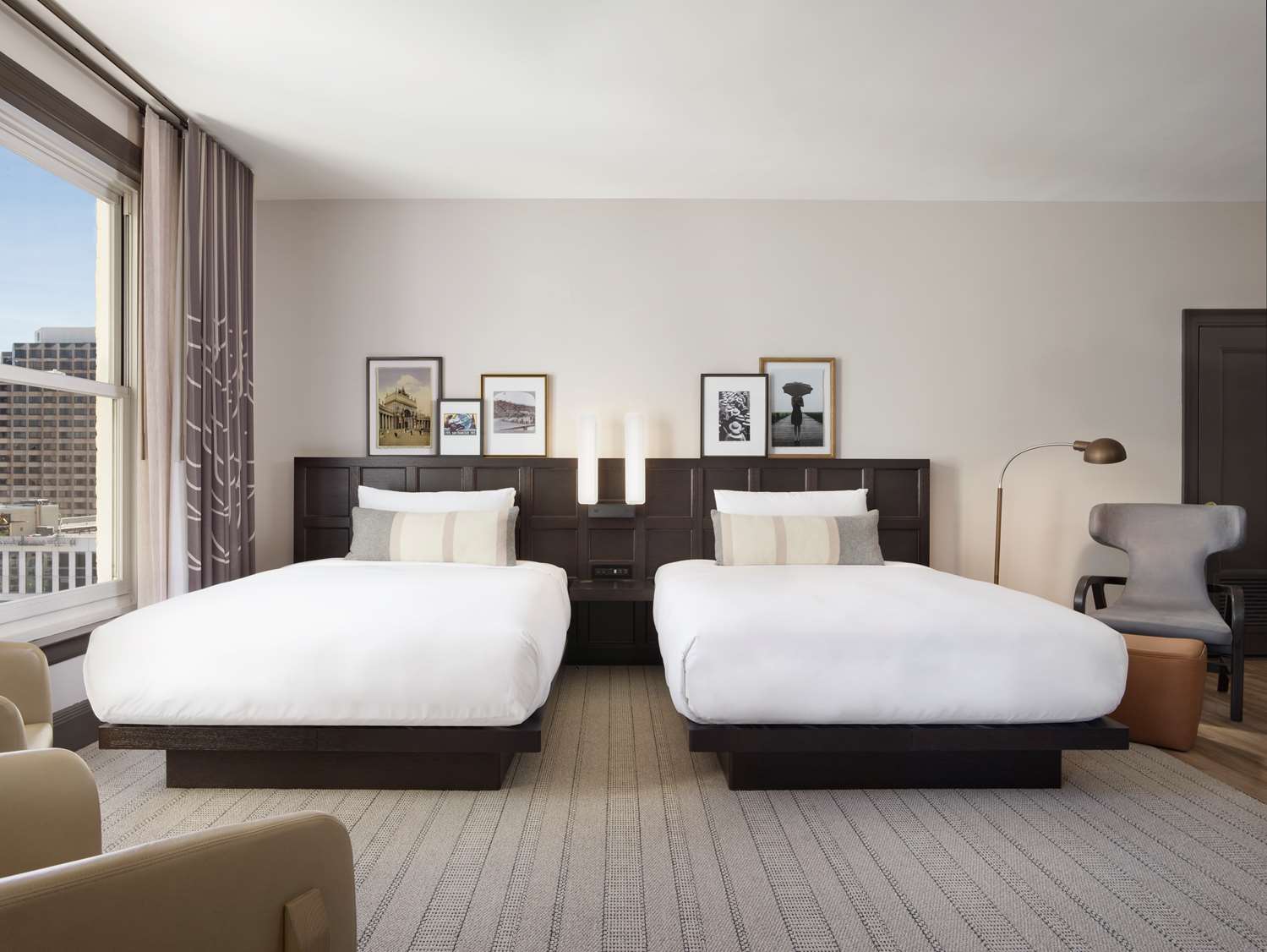 EXECUTIVE, 2 QUEEN BEDS