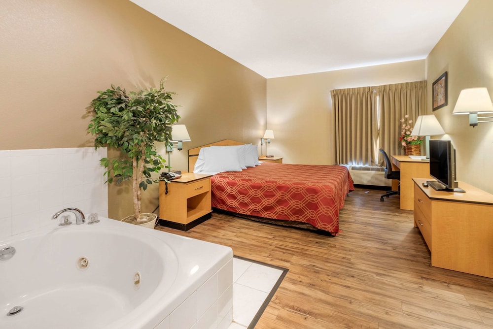 Econo Lodge Colorado Springs near Airport 15/21