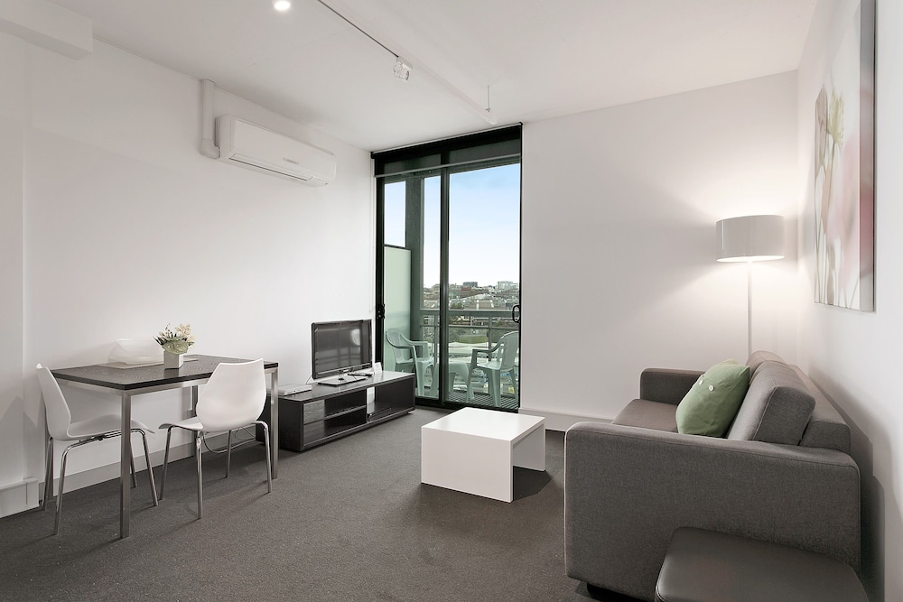 Docklands Private Collection of Apartments - Digital Harbour 43/50