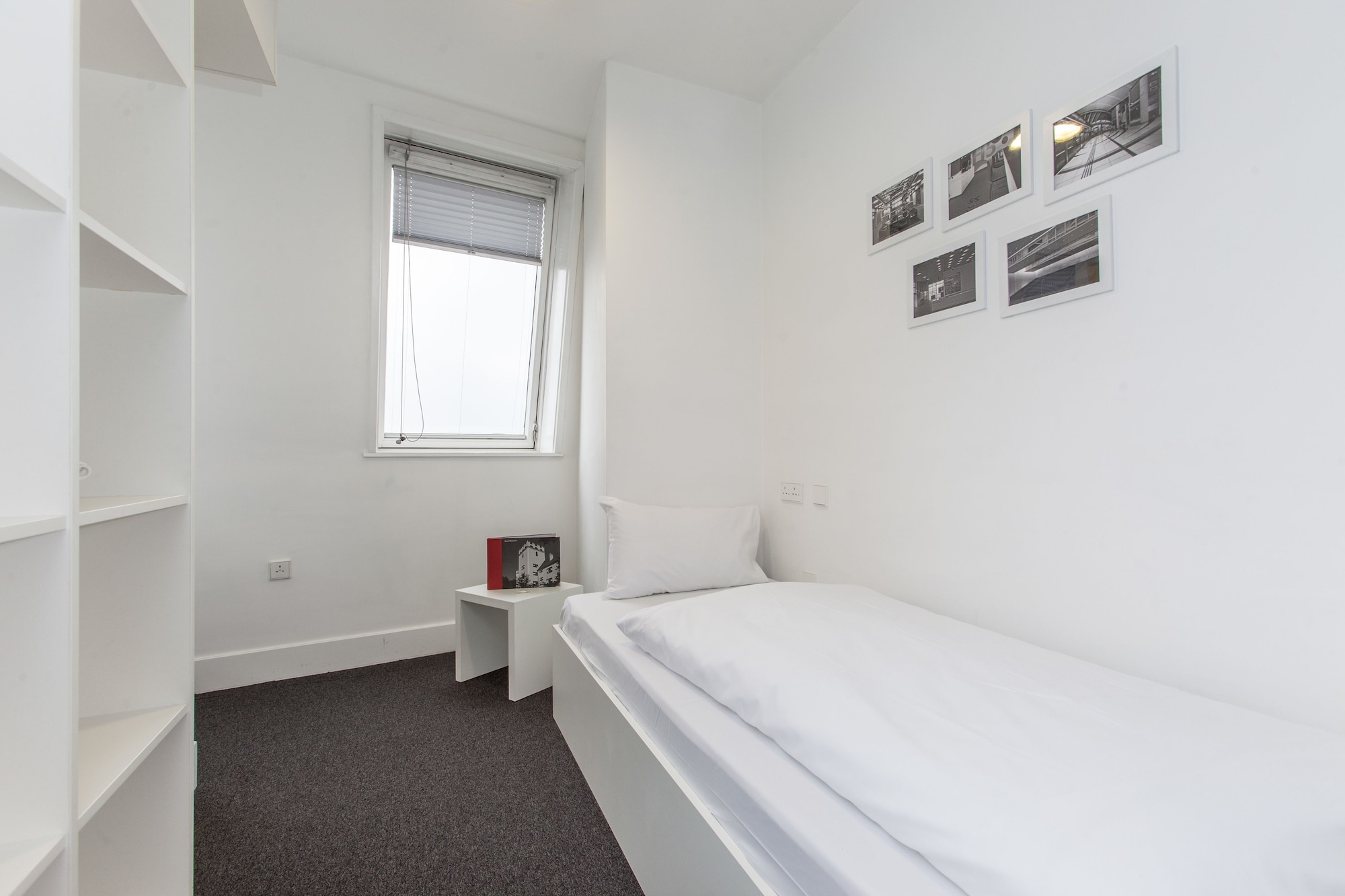 ROOM, SINGLE