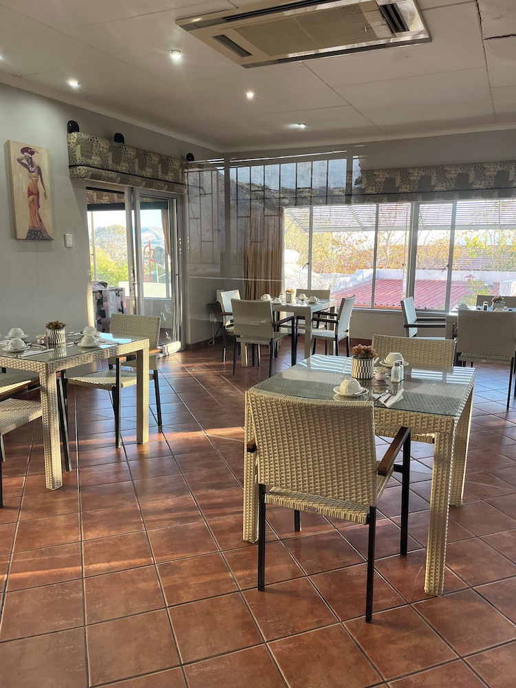 Hotel Pension Casa Africana 33/50