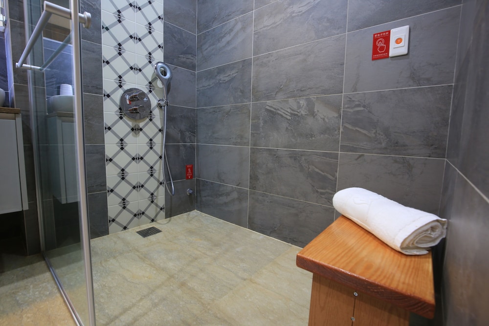 Dar Lon Hotel 28/50