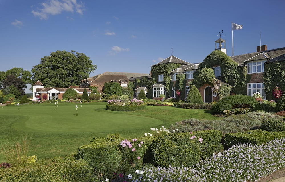 The Belfry Hotel & Resort 85/89
