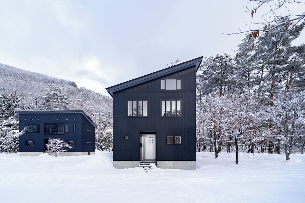 Powdersuites 2/45