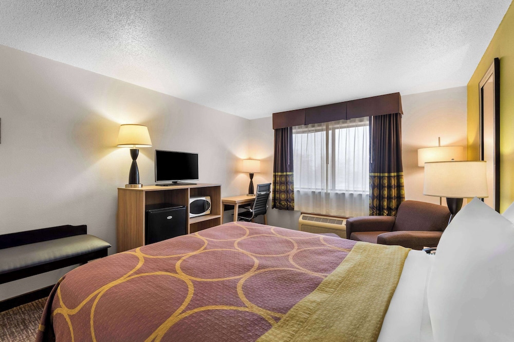Super 8 by Wyndham Oelwein 26/47