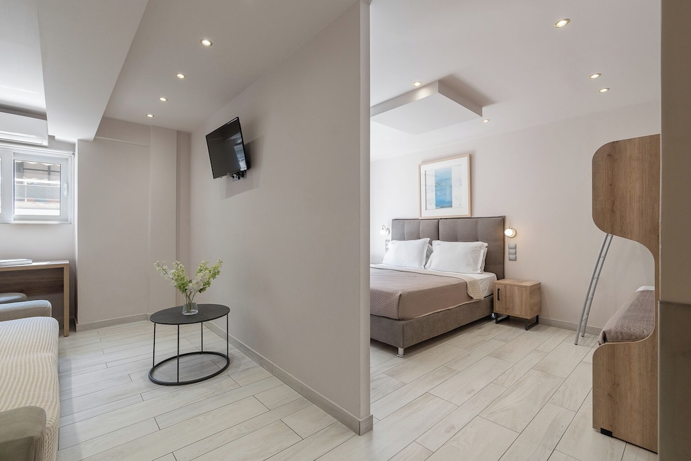 Piraeus City Hotel 44/63