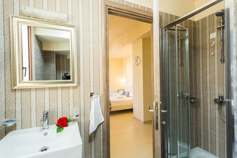 Polyxenia Boutique Hotel 50/50
