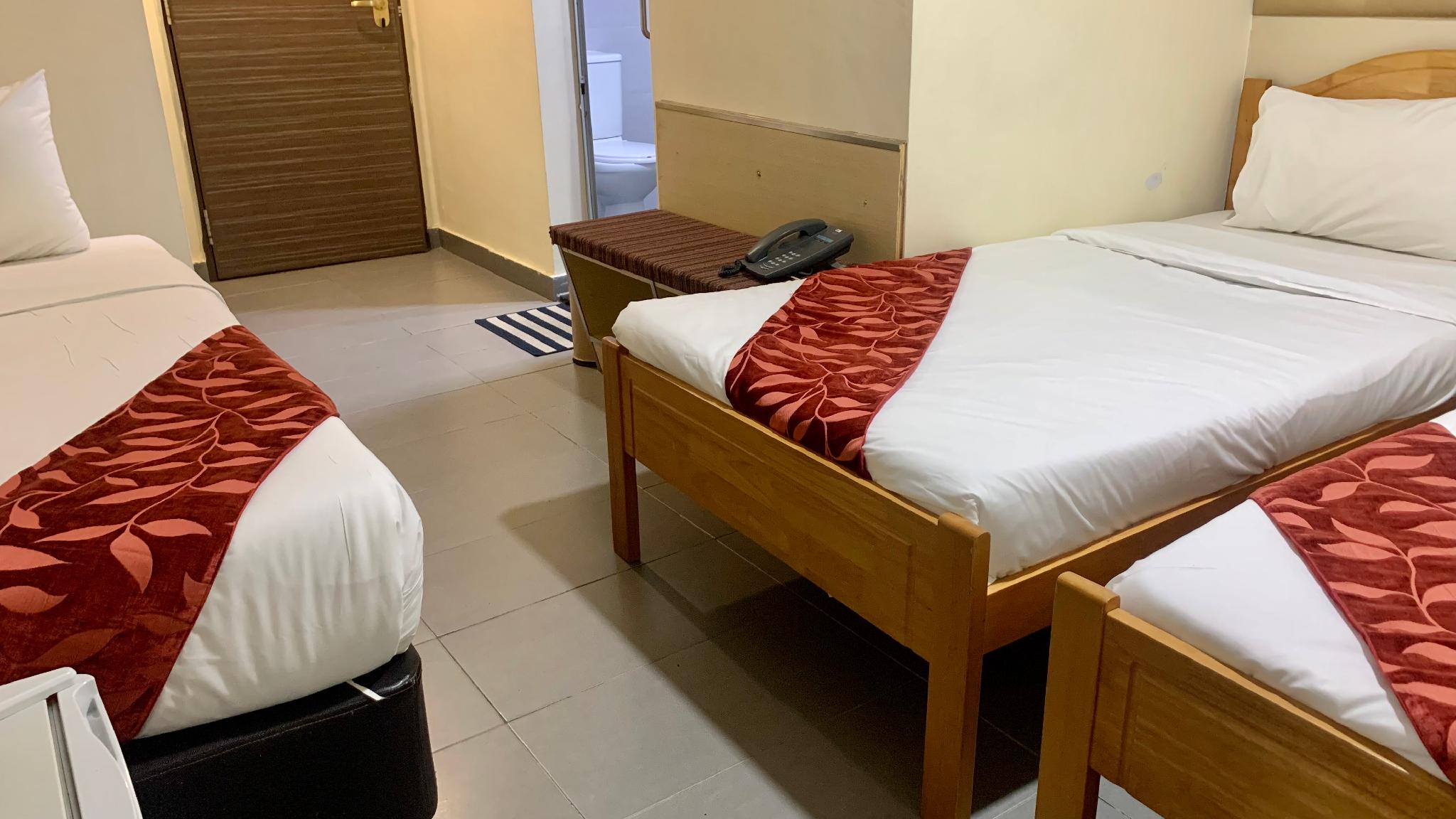 Family, Triple, No Window، Sandpiper Hotel 3/4