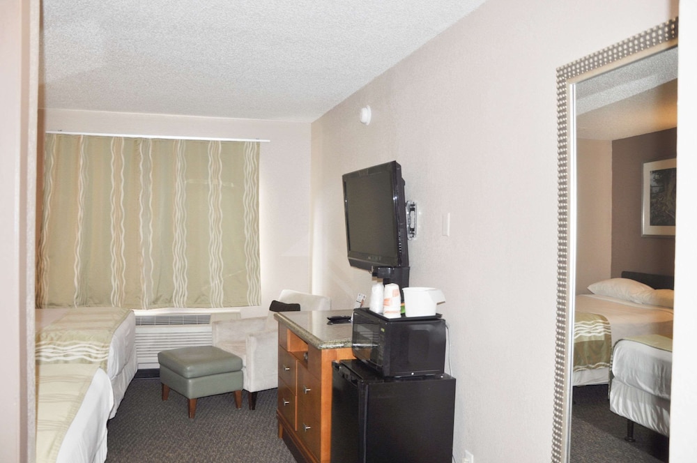 Rodeway Inn Fargo 12/39