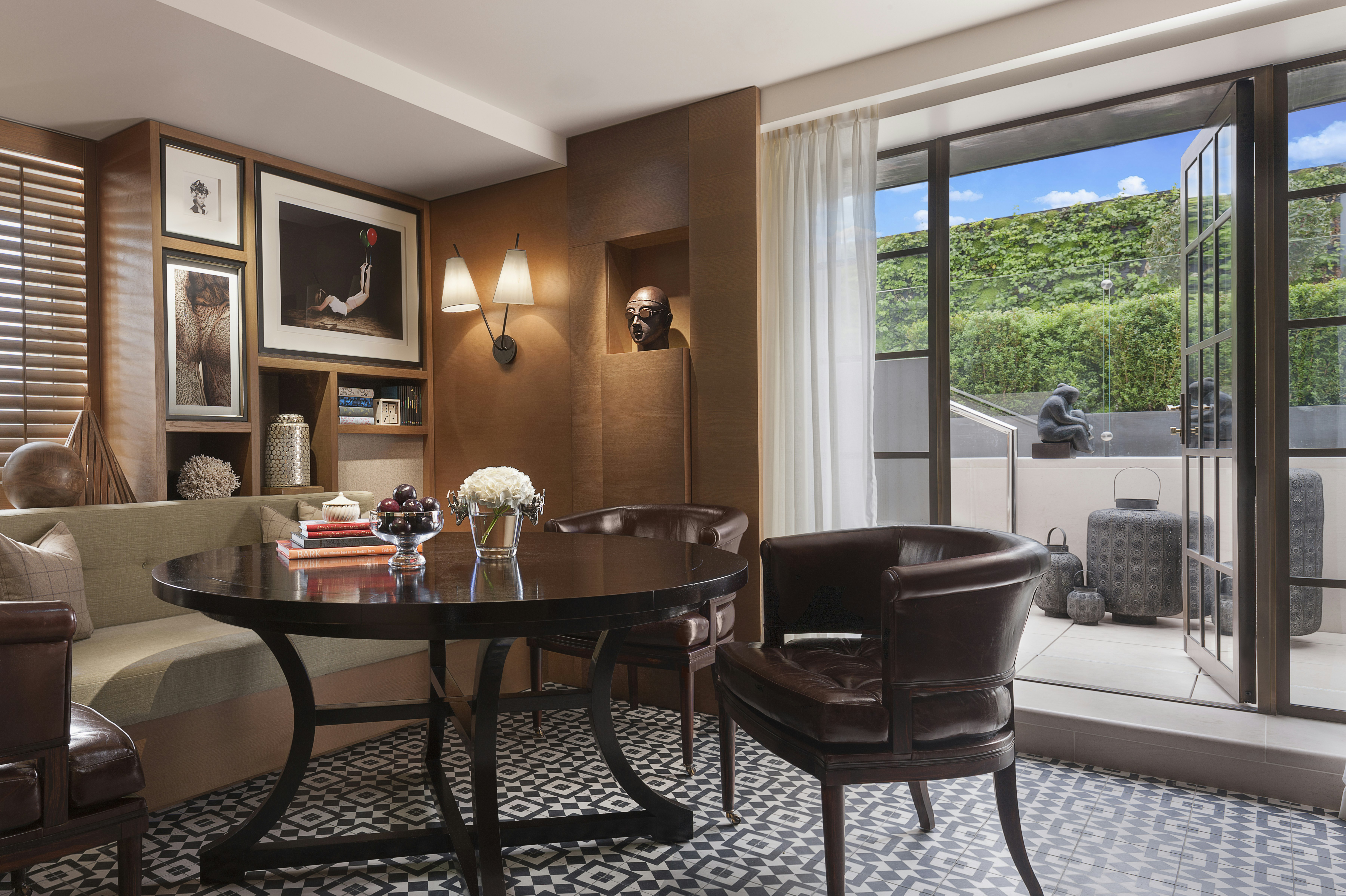 Rosewood London 32/50