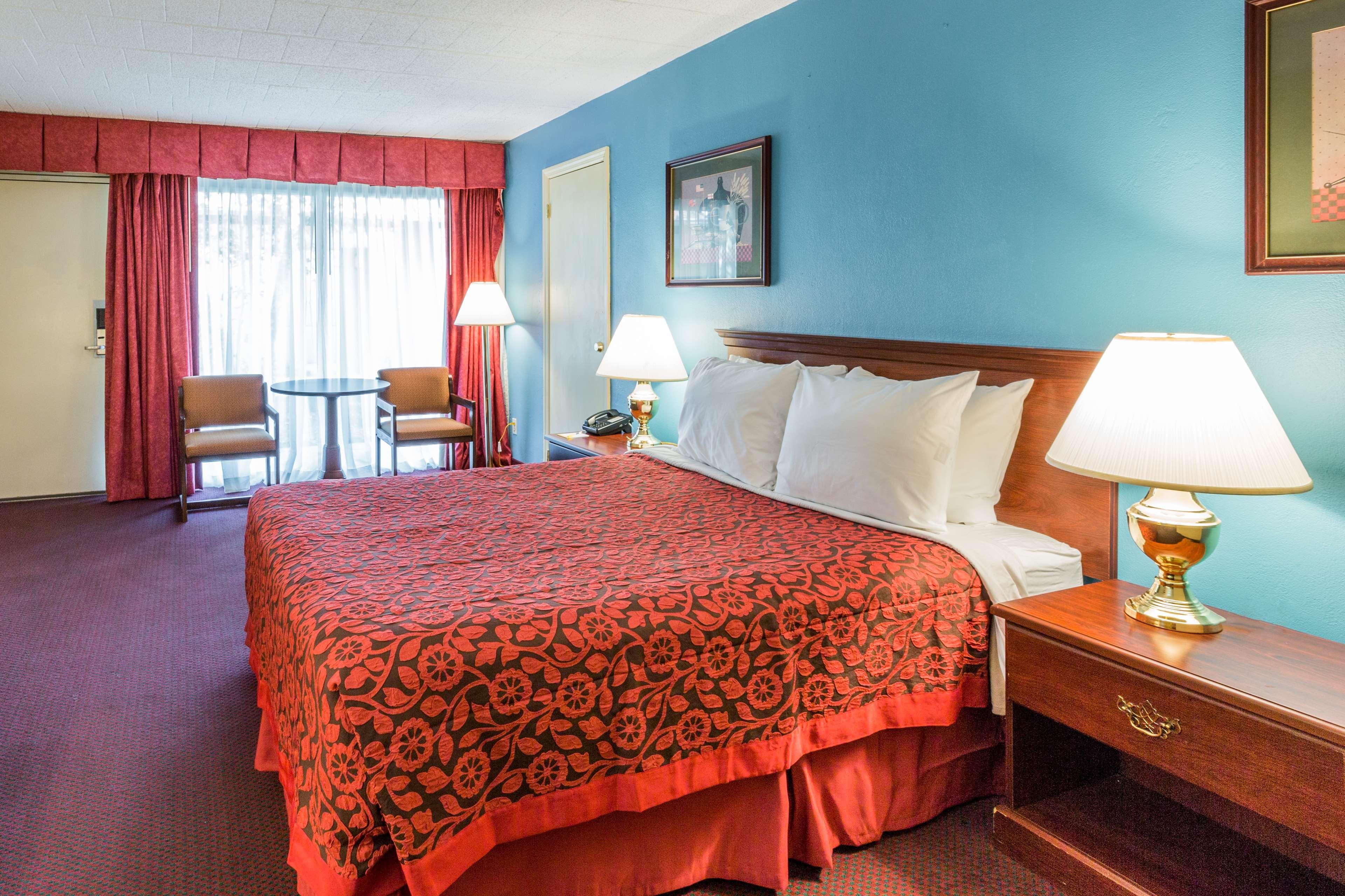 East Stroudsburg Hotel 7/16