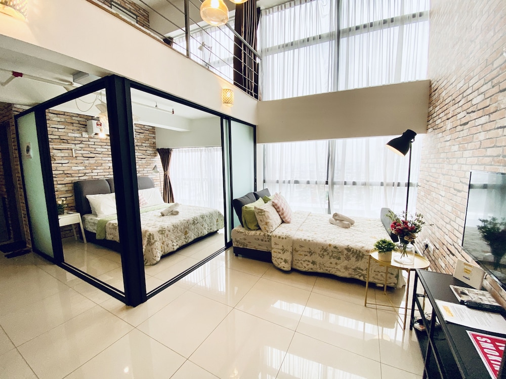 Chrisenbel Suites - Pinnacle Pj 13/37