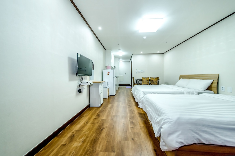 Rejina Pension 17/68