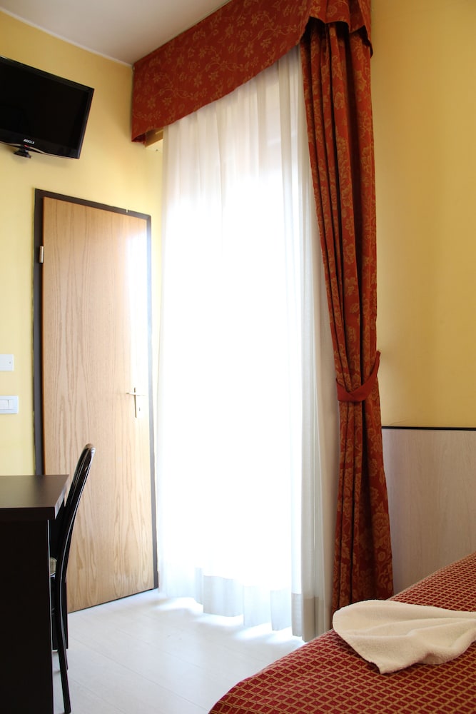 Hotel Lugano 18/28