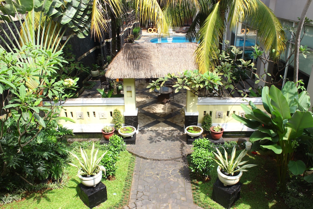 Mirah Hotel 62/65