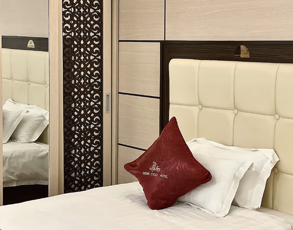 Golden Cyclo Premier Hotel Powered By Fave 19/56