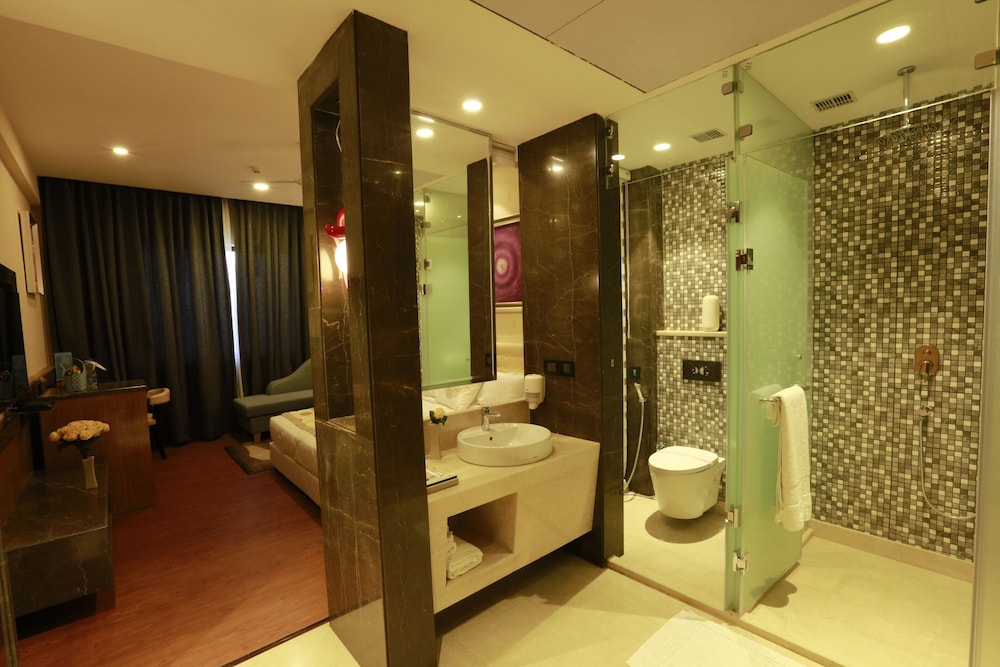 Hotel Pal Heights Mantra 46/47