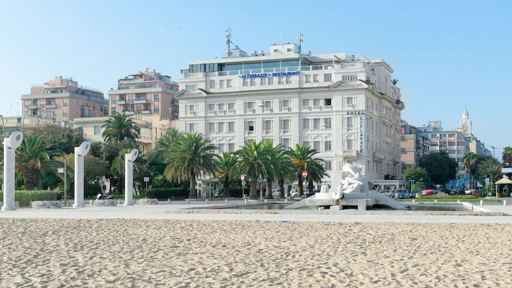 Esplanade Hotel 1/60