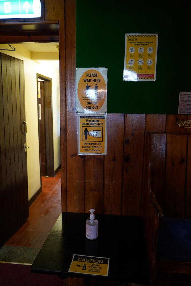 The Fox &amp; Hounds Hotel 19/36