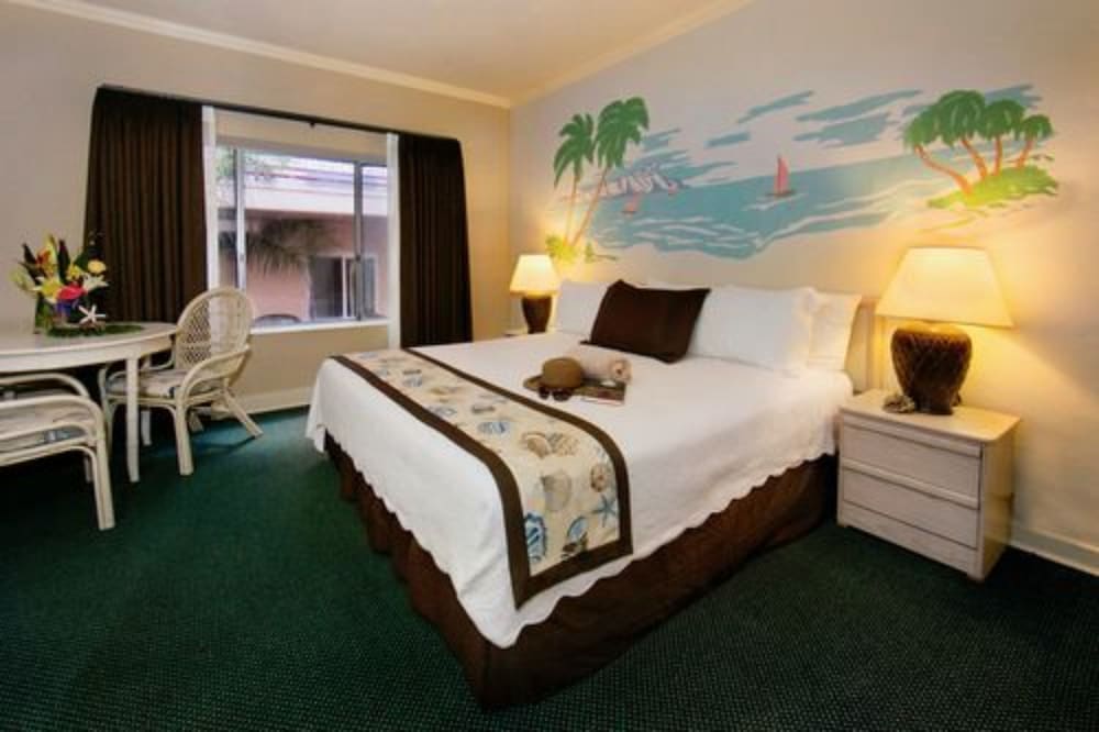 Hotel Mac Rae 4/38