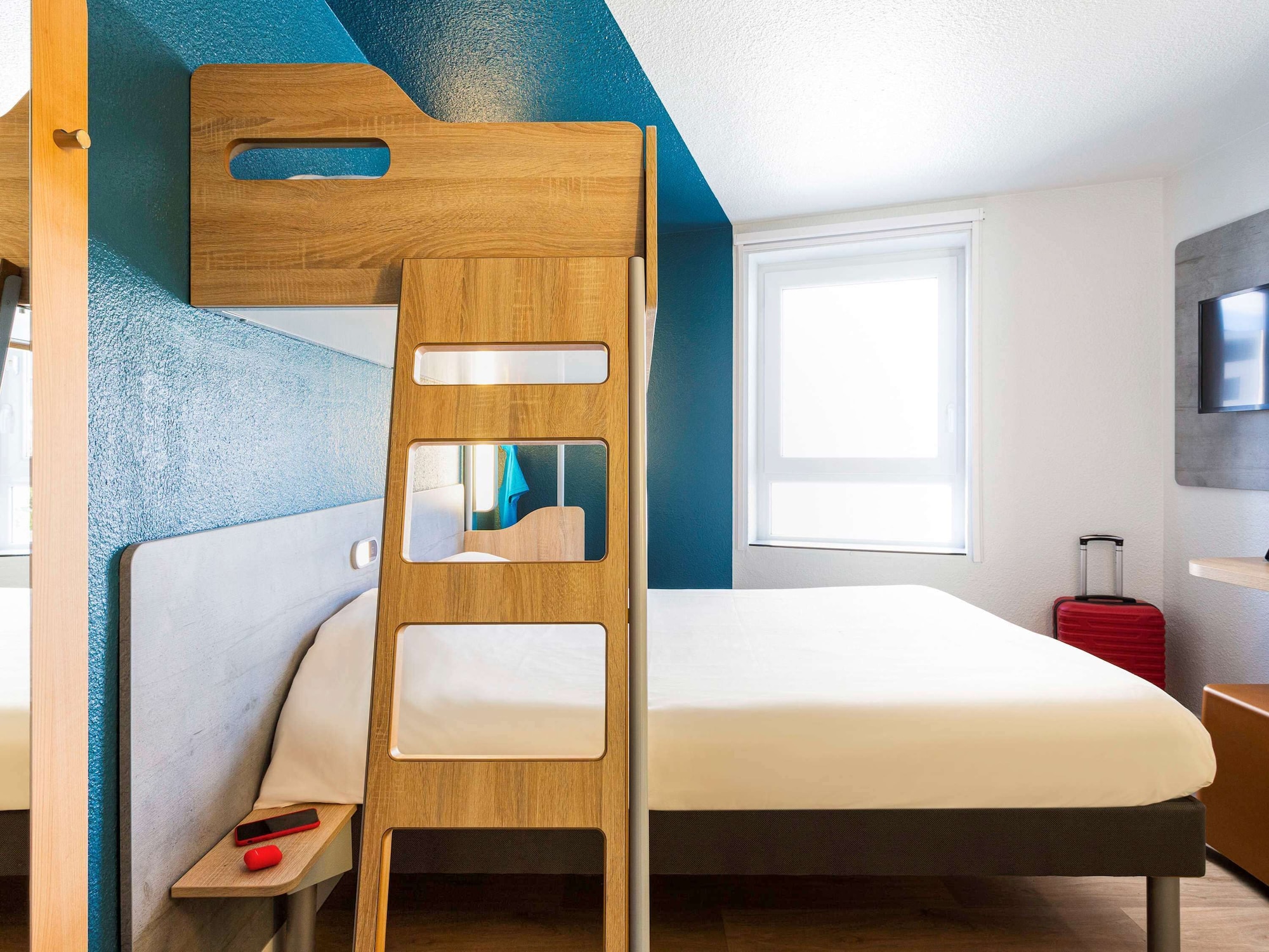 غرفة بسرير مزدوج وسرير بطابقين، Ibis Budget Bordeaux Centre Gare Saint Jean 4/9