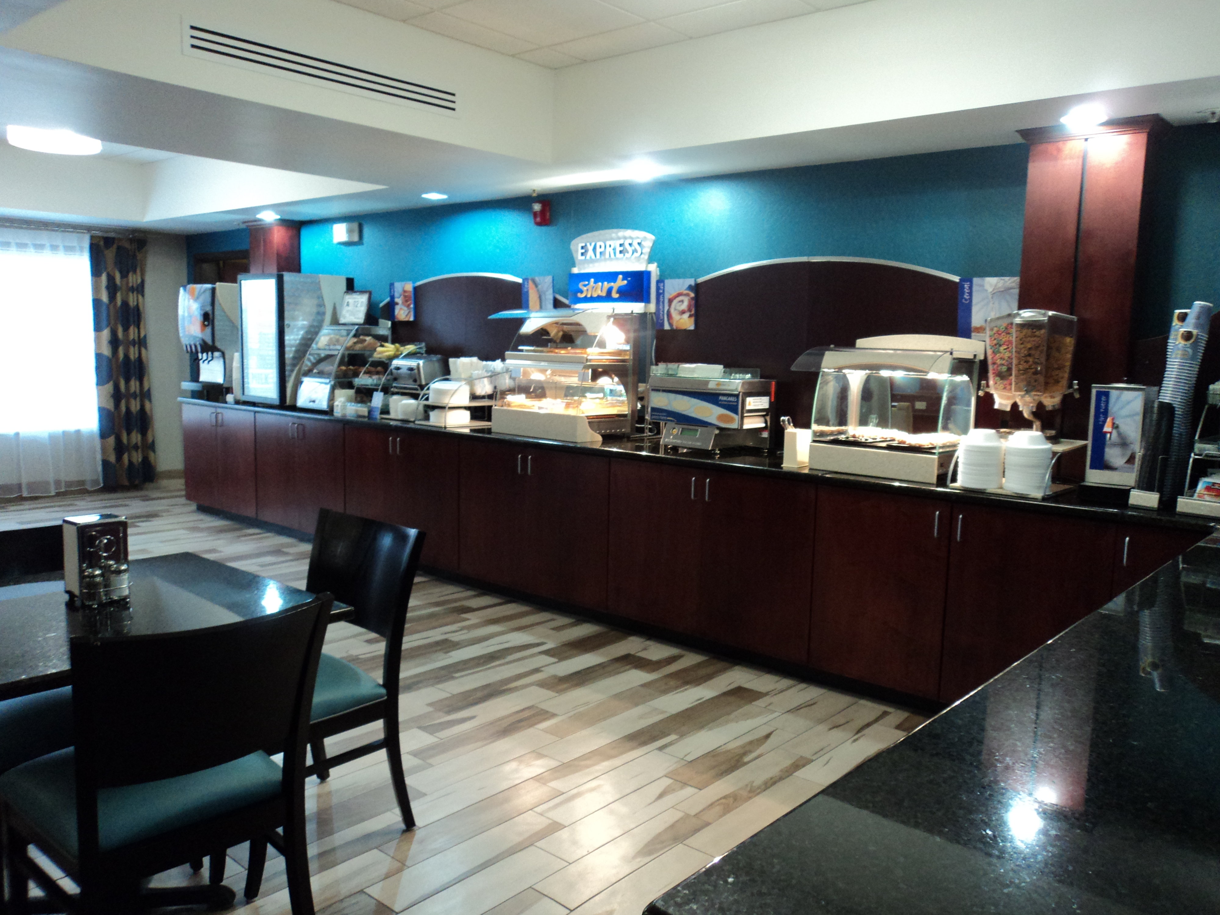 Holiday Inn Express Suites Roanoke Rapids Se 50/72