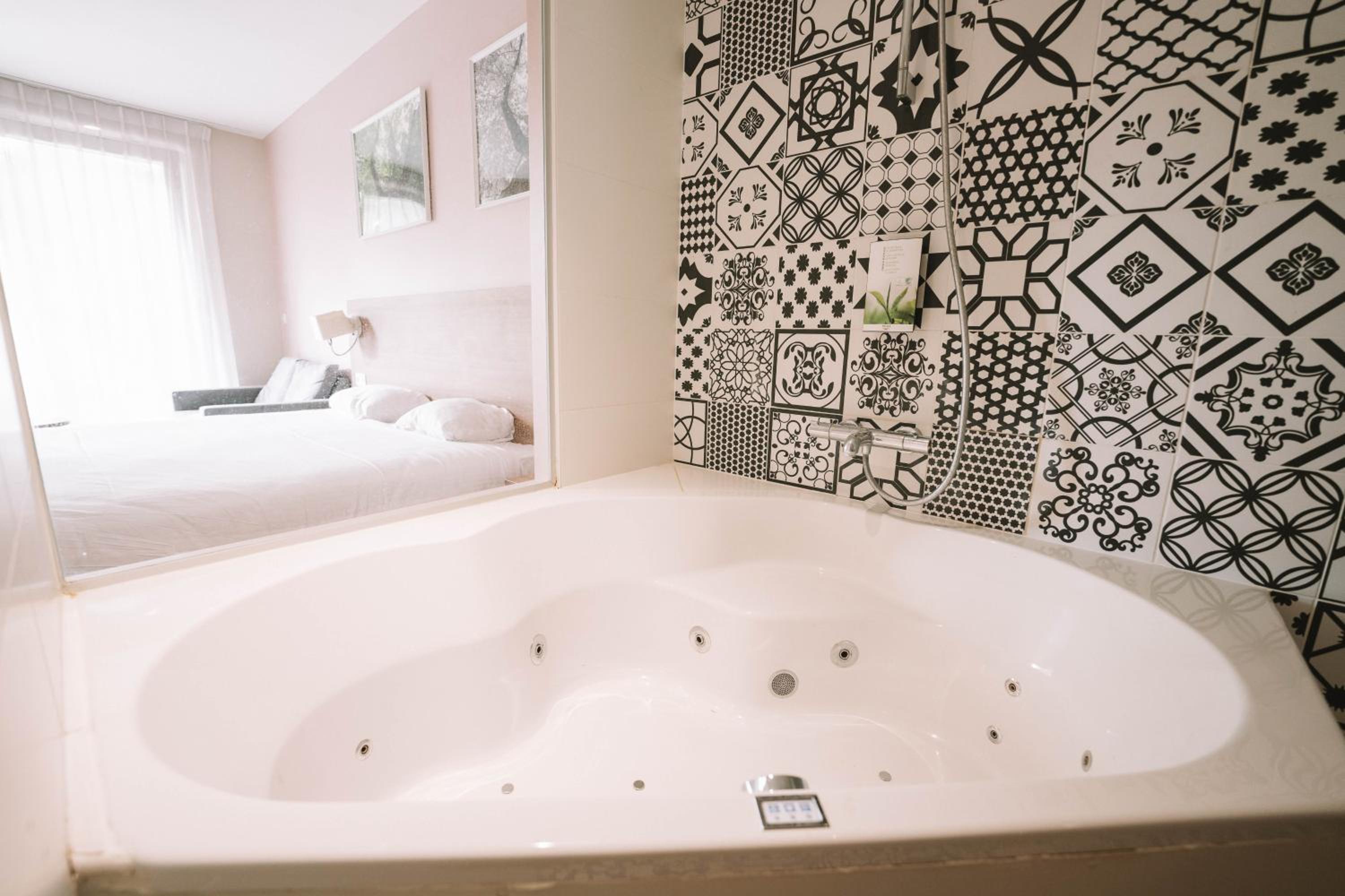 junior suite, Utopia Hotel 4/7