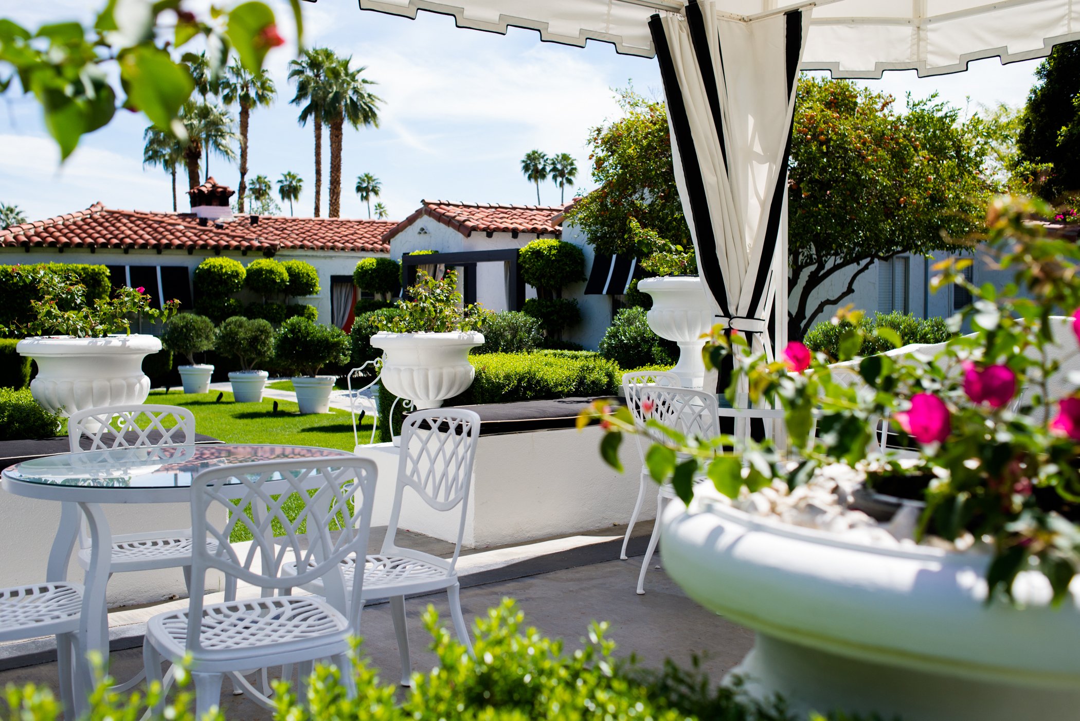 Avalon Hotel And Bungalows Palm Springs 77/85