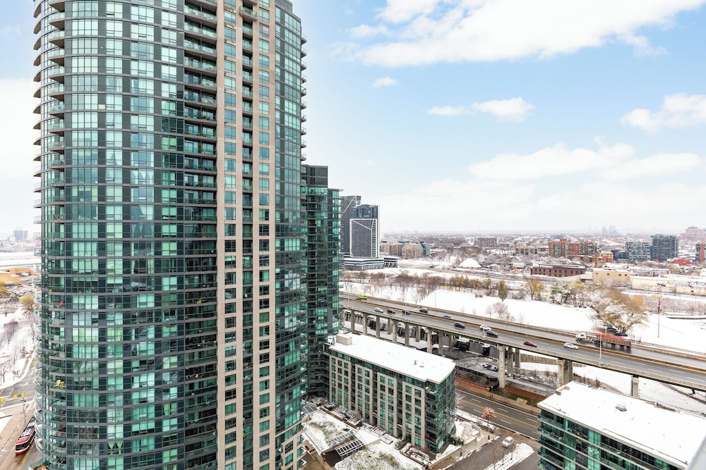 Aoc Suites - Luxury Condo - City View 1/28