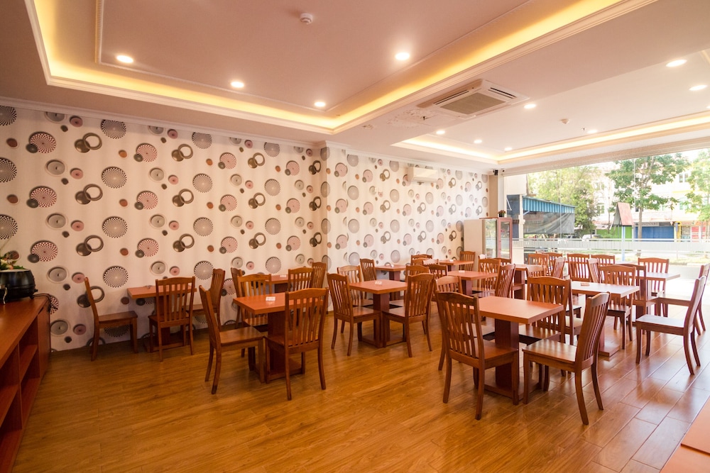 Blitz Hotel Batam Centre 33/37